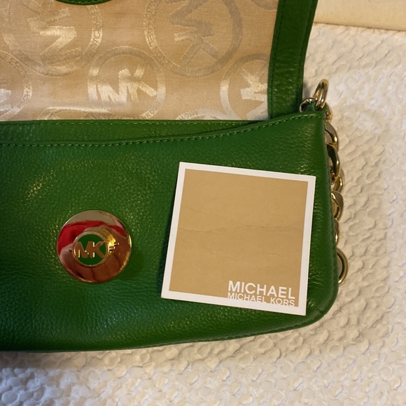 Final sale🔥NWOT Michael Kors Genuine Leather Pushlock Baguette Shoulder Bag - Picture 9 of 9